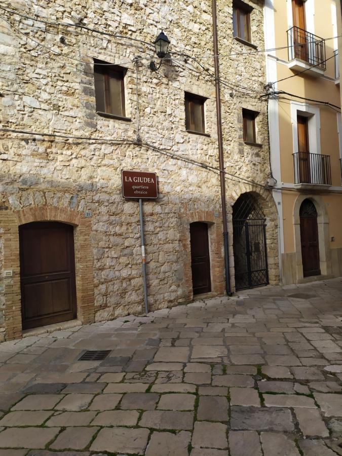 Casa Flora Fondi Centro Storico Lejlighed Eksteriør billede